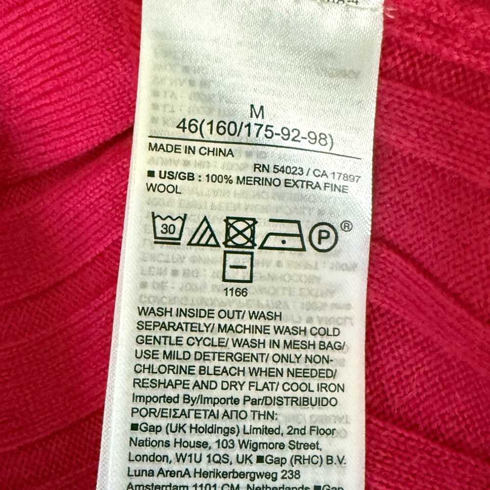 NWT Banana Republic Women’s Fuchsia Ribbed Lightweight Turtleneck! Medium! NEW! - Picture 5 of 9